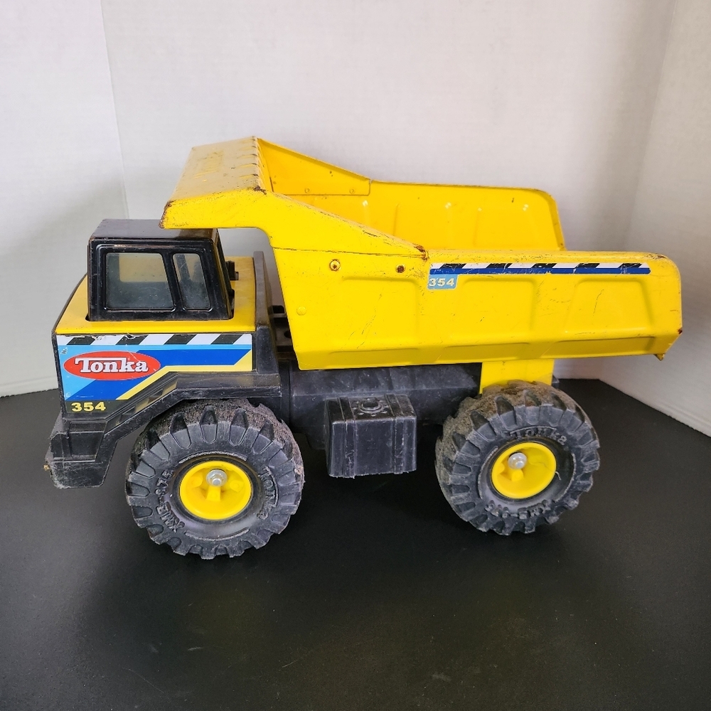 TONKA 354 Large Dump Truck 1999 Metal & Plastic